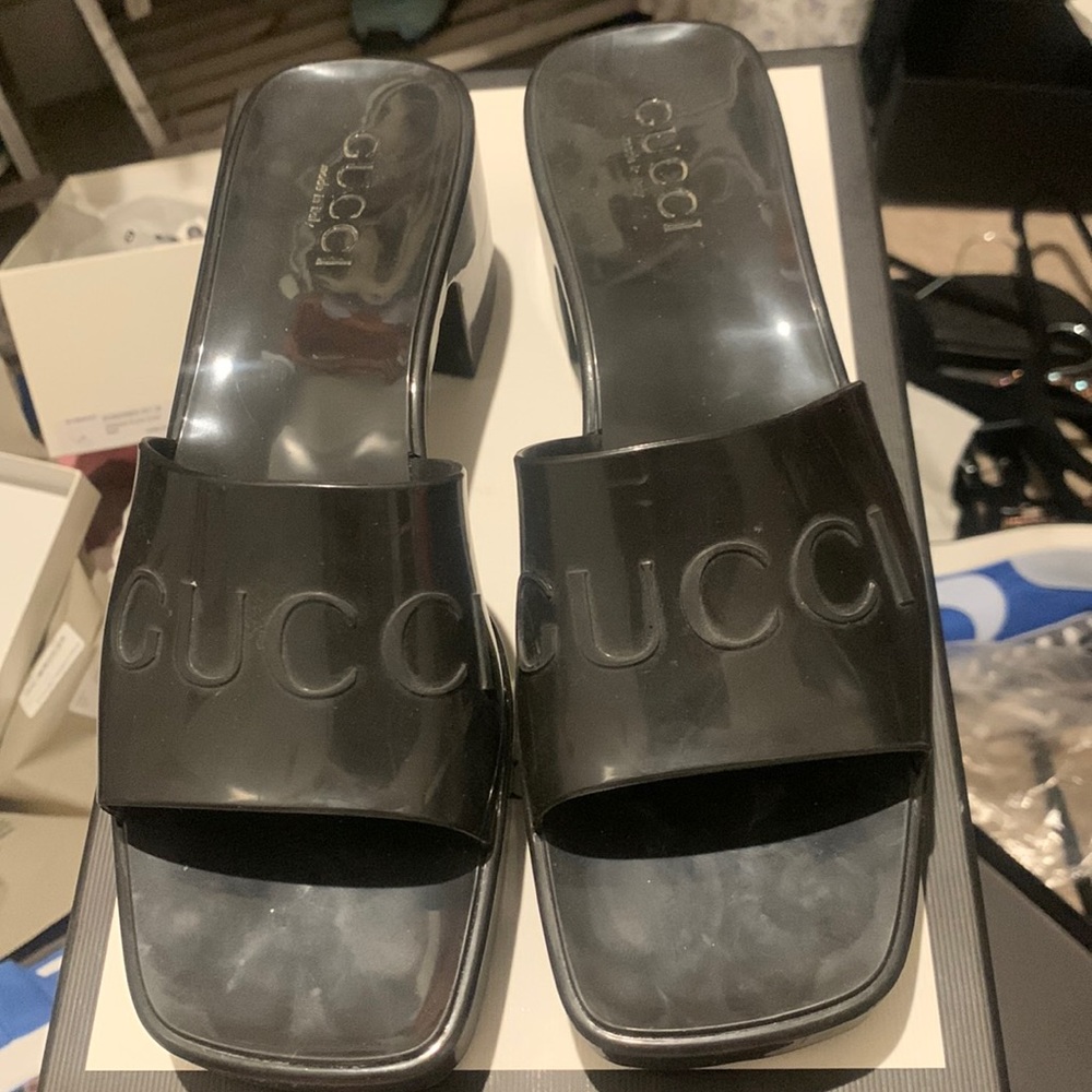 Authentic Gucci slides size 38